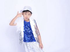 赛事网小童星叶炜健形象展示